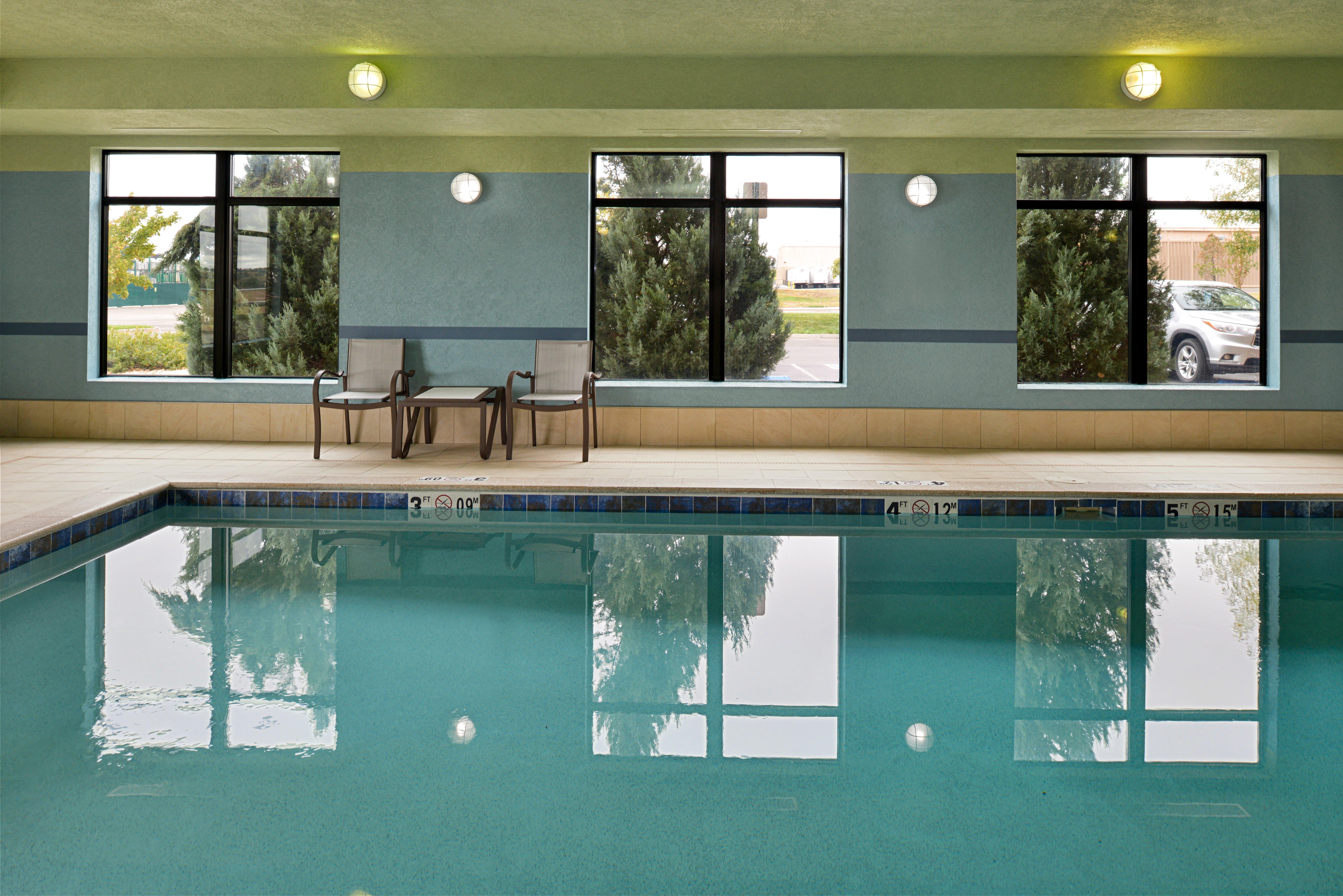 Holiday Inn Express & Suites Pueblo By Ihg Exterior photo