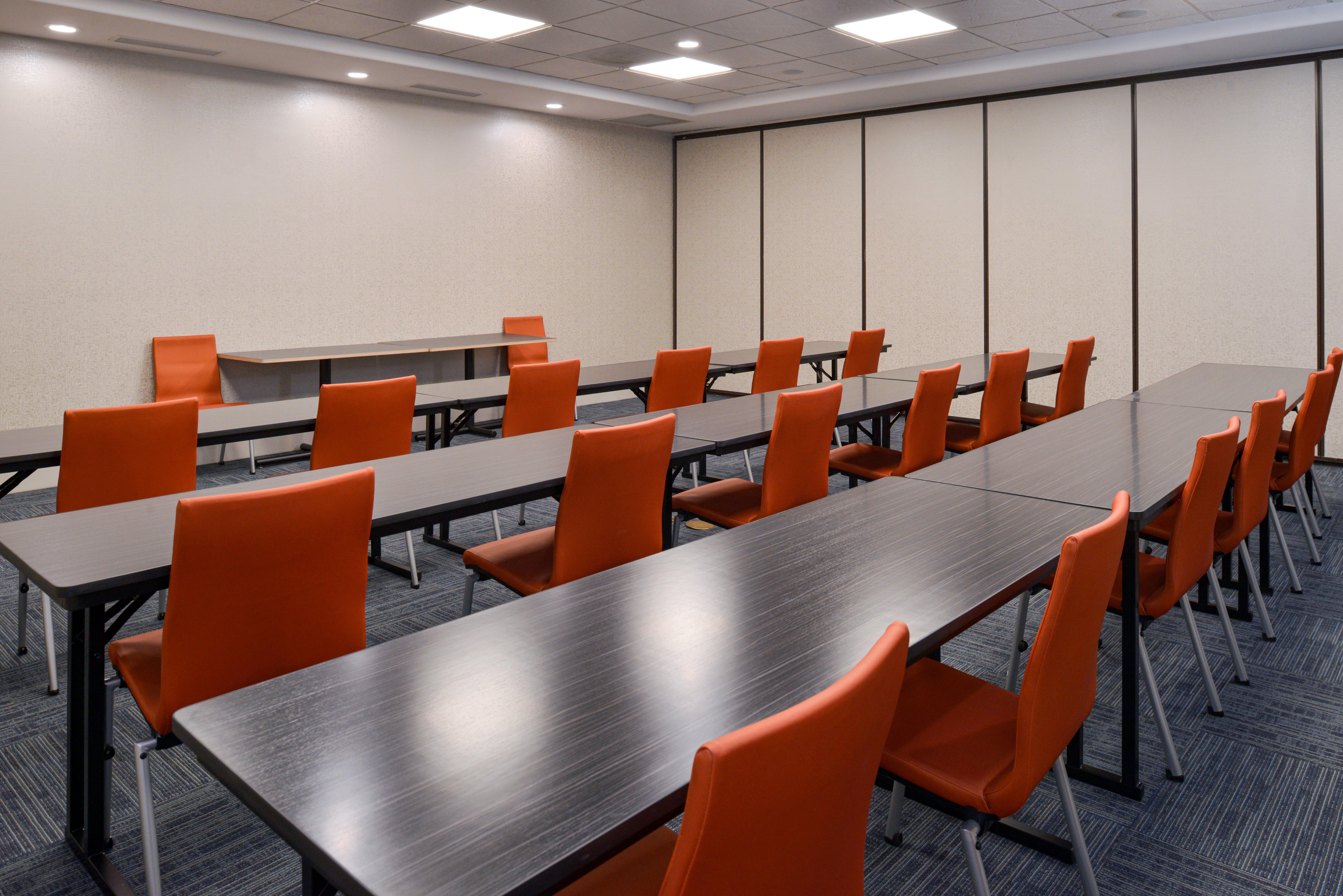 Holiday Inn Express & Suites Pueblo By Ihg Exterior photo