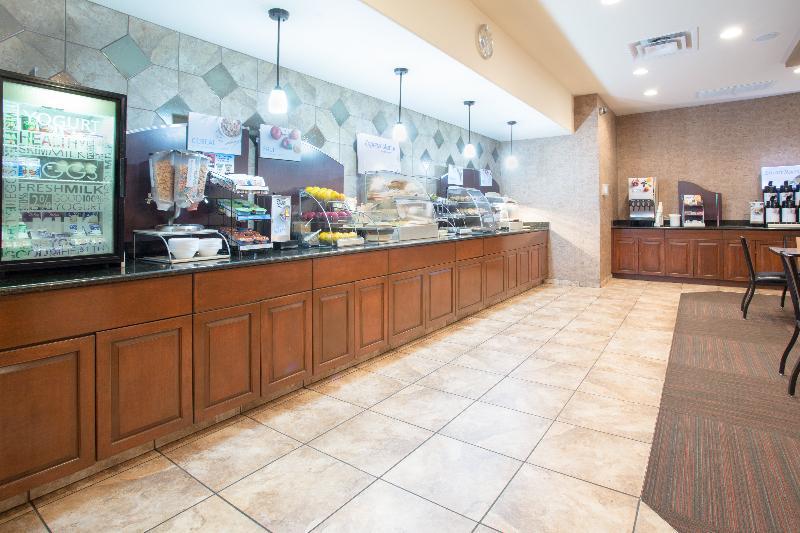Holiday Inn Express & Suites Pueblo By Ihg Exterior photo